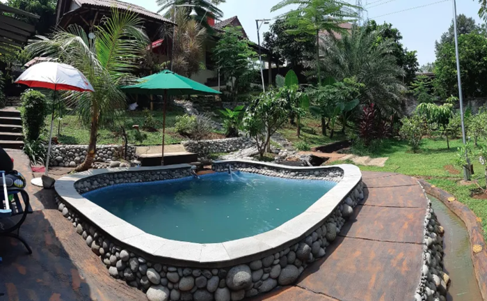 villa di bogor dengan private pool