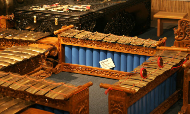Traditional indonesian instruments03