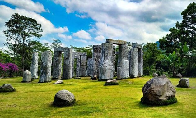 Stonehenge Merapi Jogja sumber ig jeepmerapibelantaraadventure