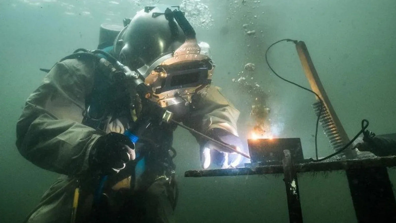 gaji tukang las bawah laut