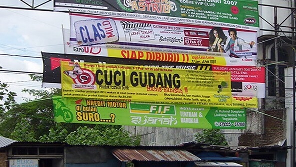 Contoh membuat iklan media cetak