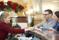 Cara Menyambut Tamu Hotel