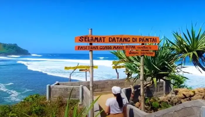 Pantai Gondo Mayit