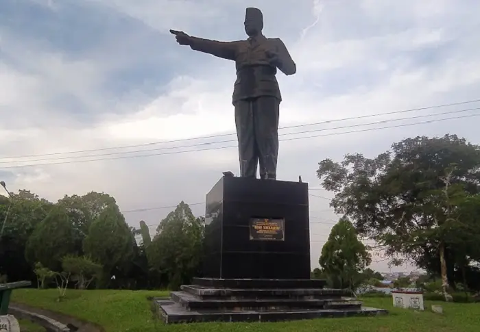 Tugu Soekarno Monument