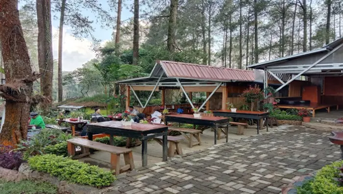 outdoor cafe