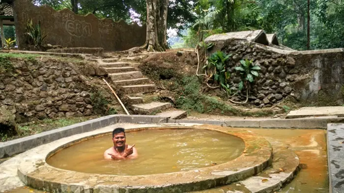 Kolam Air Panas