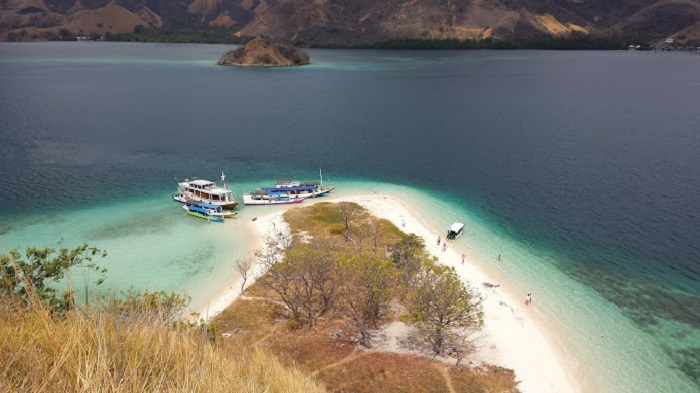 Melakukan Aktivitas Diving