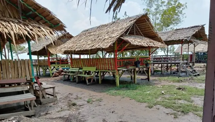 Fasilitas Pantai Purnama