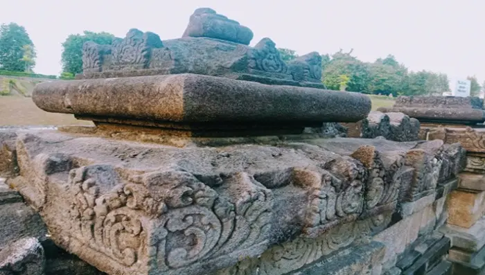 Relief dan Arca Khas Candi Hindu