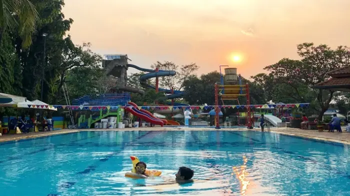 Fasilitas Kolam Renang FunPark Regensi