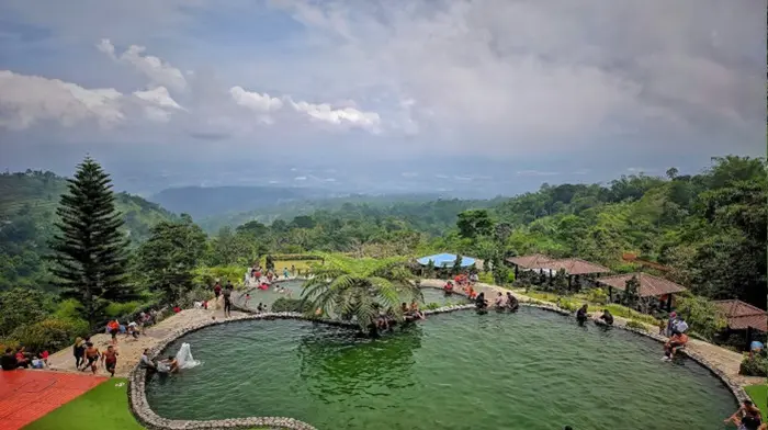 Kolam Renang Alami Umbul Sidomukti