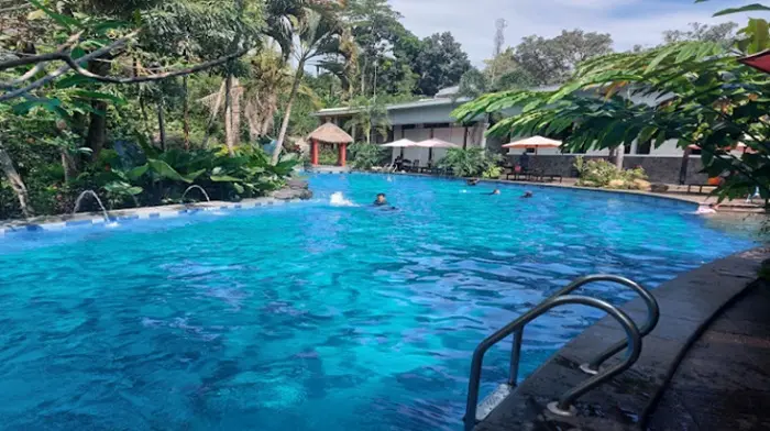 Kolam Renang Arcadia