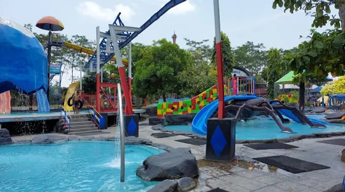 Waterpark Galuh Tirtonirmolo