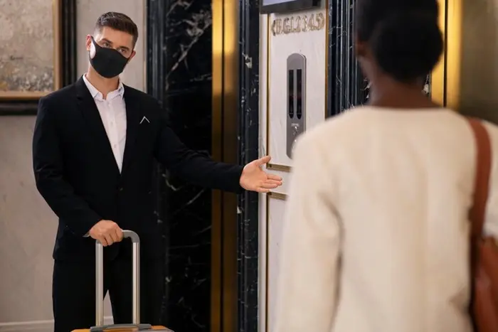 Gaji Steward di Hotel